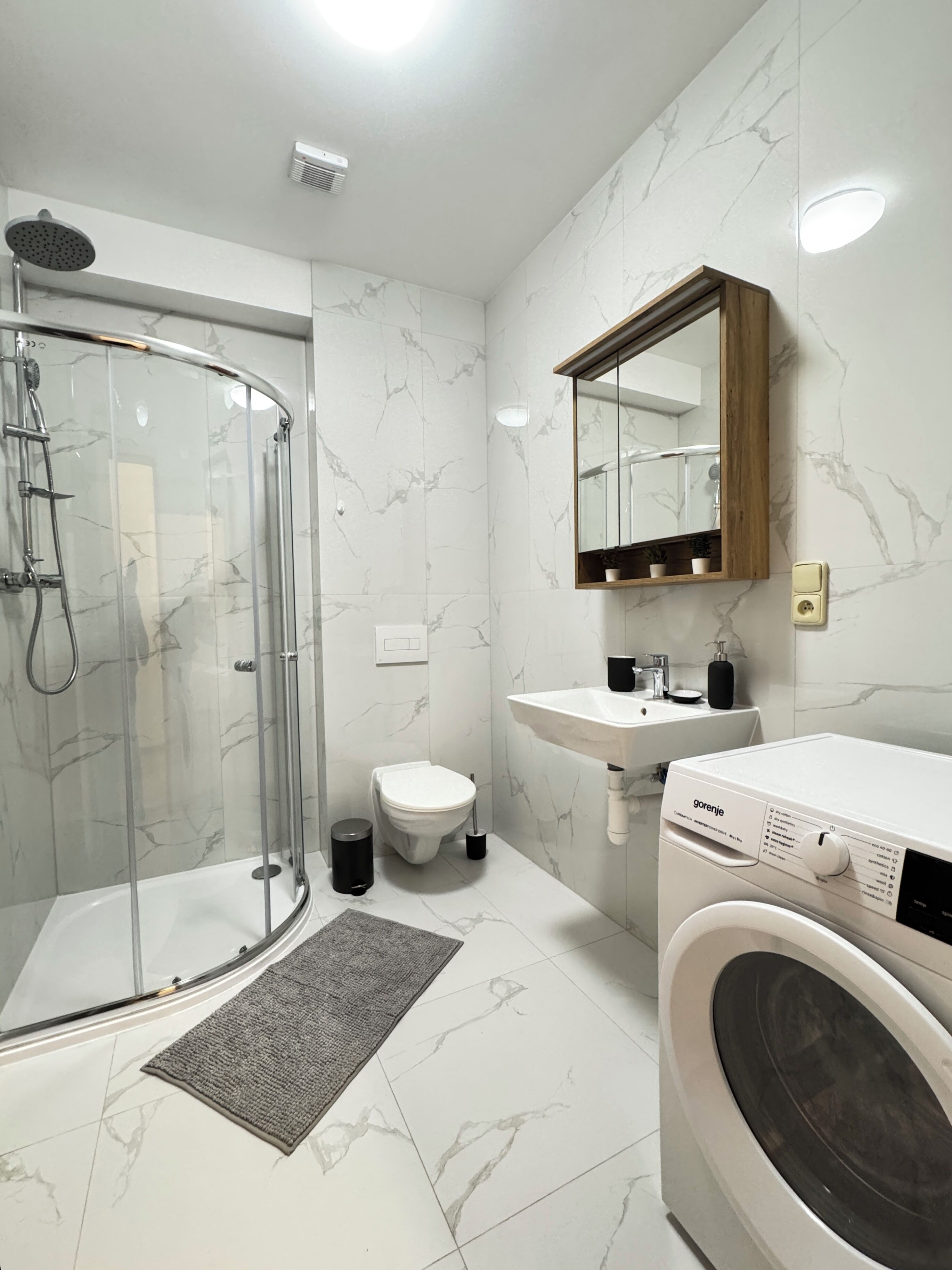 Studio | Badezimmer | Hausschuhe