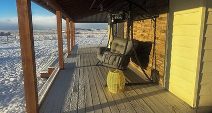 Horse & Snowmobile Cottage in Pinedale 55min 2 Jackson Hole&25 min 20minPinedale