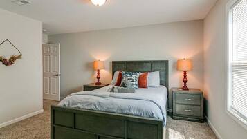 4 bedrooms, individually decorated, individually furnished, bed sheets