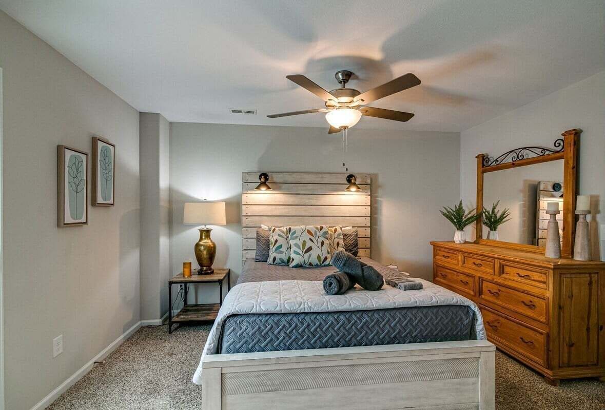 4 bedrooms, individually decorated, individually furnished, bed sheets