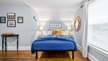 3 bedrooms, individually decorated, individually furnished, bed sheets