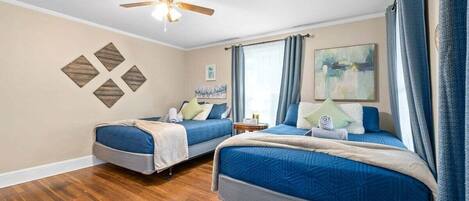 3 bedrooms, individually decorated, individually furnished, bed sheets