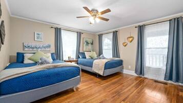 3 habitaciones, decoración personalizada y muebles diferentes