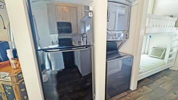 House, Multiple Beds, Patio (105 PGL) | 1 bedroom, individually decorated, individually furnished, bed sheets