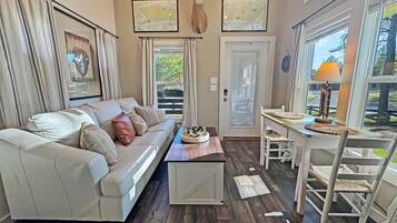 House, Multiple Beds, Patio (105 PGL) | Living area