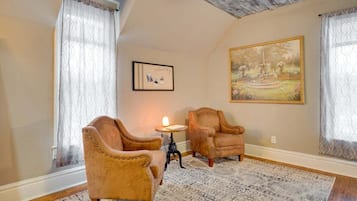 Condo, 1 cama Queen size, patio, vista al jardín (Unit #4 (117 Marion St)) | Interior