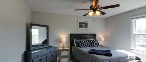 7 bedrooms, individually decorated, individually furnished, bed sheets