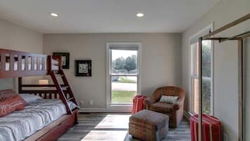 House, Multiple Beds, Patio, Garden View (Whole Home (1335 Whitt Ln)) | View from room
