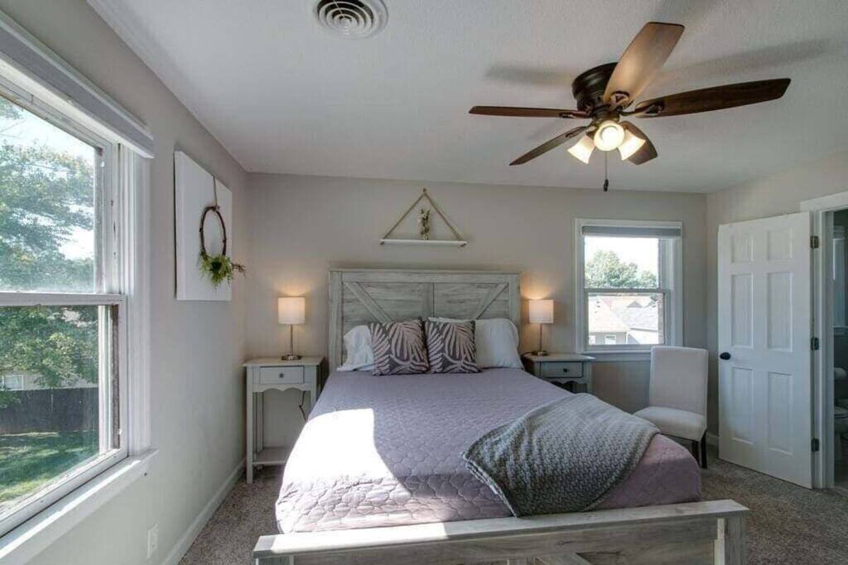 Casa, varias camas, patio, vistas al jardín (The Loft (1335 Whitt Ln)) | 7 dormitorios, decoración individual, mobiliario individual