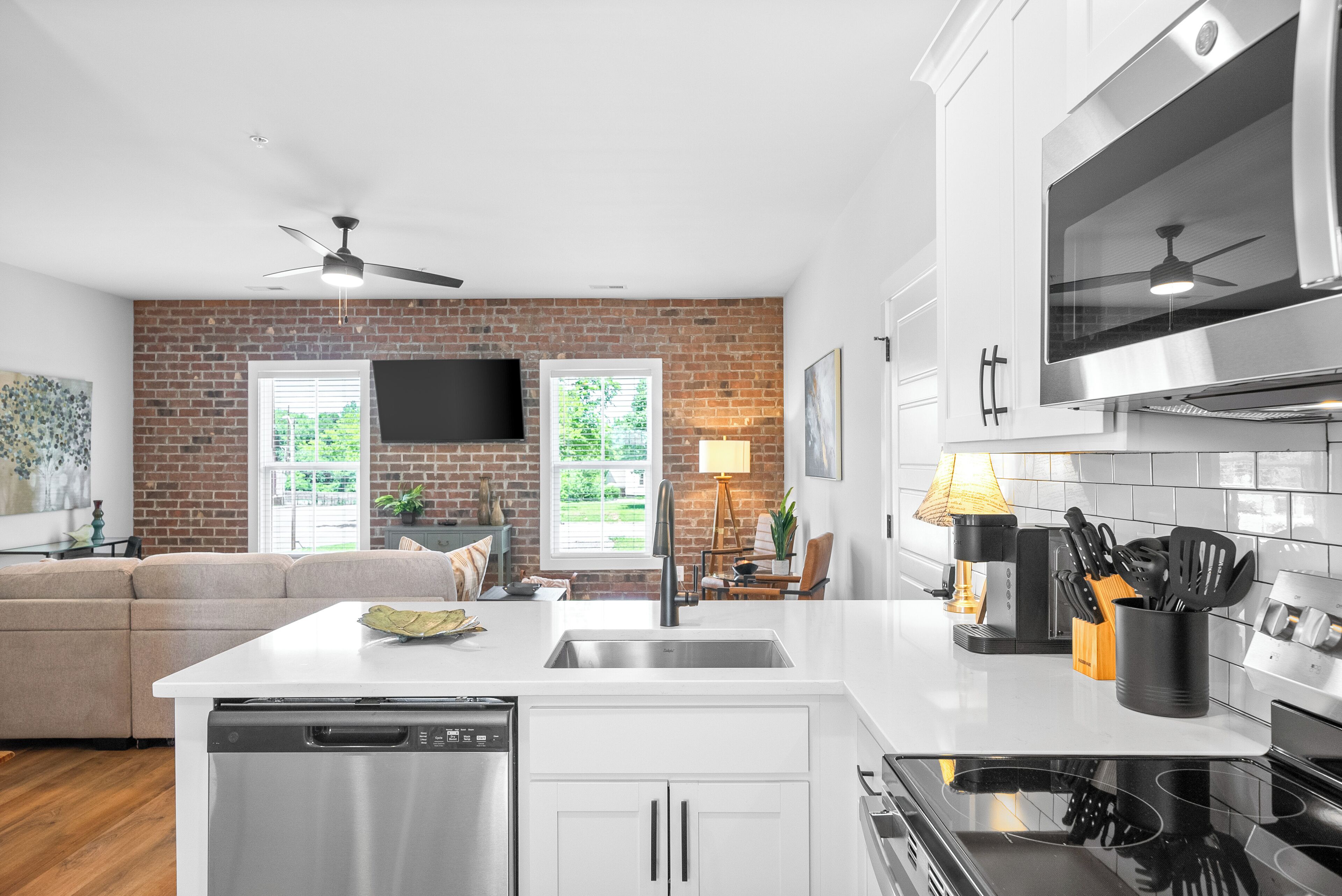 Departamento, varias camas, cocina, vista al jardín (The Spot 281 Liberty Pkwy) | Cocina privada