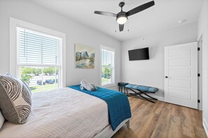 4 chambres, décor unique, ameublement unique, literie fournie