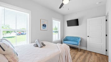 4 bedrooms, individually decorated, individually furnished, bed sheets