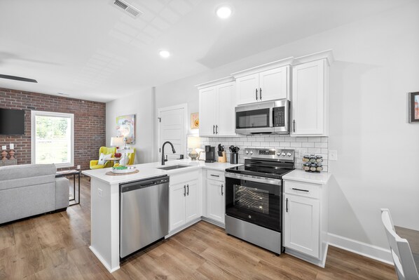 アパートメント ベッド (複数台) キッチン ガーデンビュー (The Spot 281 Liberty Pkwy) | 専用��キッチン