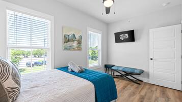 Lägenhet - flera sängar - kök - utsikt mot trädgården (The Spot 281 Liberty Pkwy) | 4 sovrum, individuell inredning och unika möbler