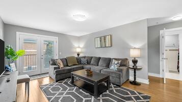 Condo, 2 camas Queen, sacada, vista para o jardim (540 N 2nd St) | Área de estar