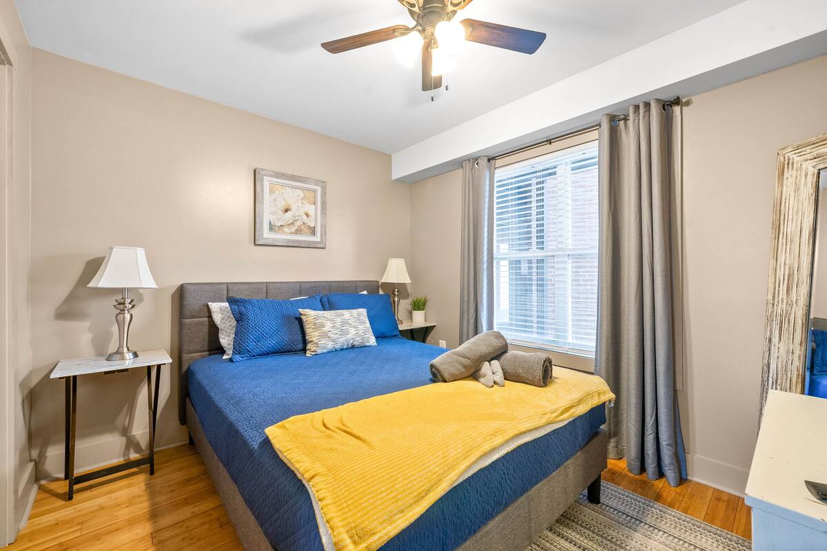 2 bedrooms, individually decorated, individually furnished, bed sheets