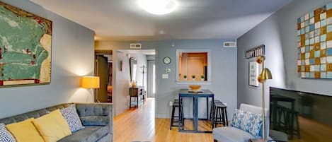 Condo, Multiple Beds, Balcony, Garden View (Loft #104 (540 N 2nd St)) | Living area