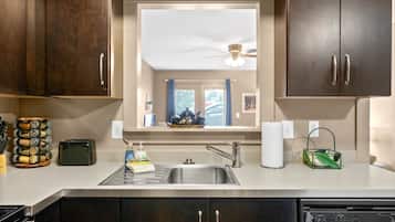 Condo, Multiple Beds, Patio, Garden View (Loft #105 (540 N 2nd St)) | Private kitchen