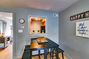 Condo, Multiple Beds, Balcony, Garden View (Loft #104 (540 N 2nd St)) | Dining