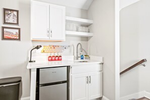 Rumah, Beberapa Tempat Tidur, patio, pemandangan kebun (Whole Home 1012 & 1014 Franklin) | Interior