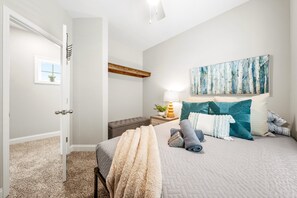 House, Multiple Beds, Patio, Garden View (Whole Home 1012 & 1014 Franklin) | 8 bedrooms, individually decorated, individually furnished, bed sheets