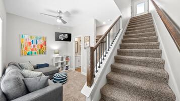 House, Multiple Beds, Patio, Garden View (Whole Home 1012 & 1014 Franklin) | Living area