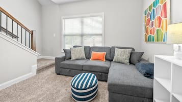 Rumah, Beberapa Tempat Tidur, patio, pemandangan kebun (Whole Home 1012 & 1014 Franklin) | Area keluarga