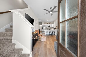 Casa, varias camas, patio, vistas al jardín (1014 Franklin Street) | Cocina privada