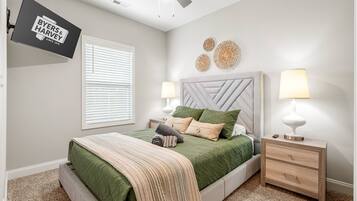 House, Multiple Beds, Patio, Garden View (1014 Franklin Street) | 4 bedrooms, individually decorated, individually furnished, bed sheets