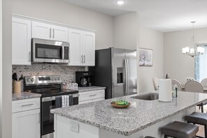 Maison, plusieurs lits, patio, vue jardin (1018 Main St) | Cuisine privée