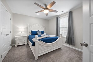 House, Multiple Beds, Patio, Garden View (1018 Main St)