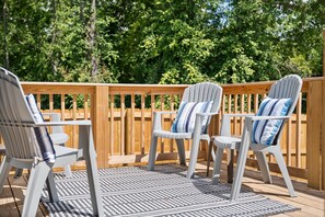 Rumah, Beberapa Tempat Tidur, patio, pemandangan kebun (1018 Main St) | Pemandangan dari kamar