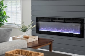 منزل - عدة أسرّة - برواق - منظر للحديقة (1018 Main St) | المنشأة من الداخل