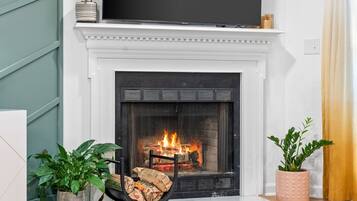 Condo, 2 giường cỡ queen, sân hiên, quang cảnh vườn (104 Azalea Ct) | Nội thất