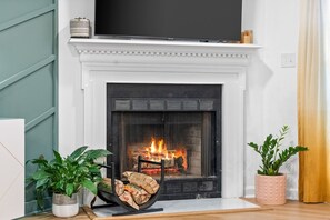 Condo, 2 giường cỡ queen, sân hiên, quang cảnh vườn (104 Azalea Ct) | Nội thất