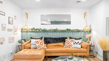 Condo, 2 Katil Ratu (Queen), Patio, Garden View (104 Azalea Ct) | Ruang tamu