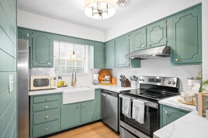 Condo, 2 Queen Beds, Patio, Garden View (104 Azalea Ct) | Private kitchen - Emerald Horizon by Logan (Clarksville)