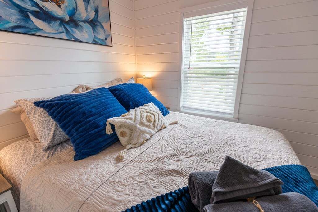 House, Multiple Beds, Patio (109 PGL) | 1 bedroom, individually decorated, individually furnished, bed sheets
