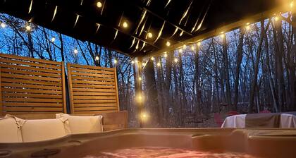 Long Lake Getaway - Hot Tub - Fireplace - Pet Friendly - Close to Alpena