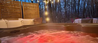 Long Lake Getaway - Hot Tub - Fireplace - Pet Friendly - Close to Alpena