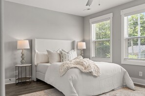 Condo, Multiple Beds, Patio, Garden View (Unit #B5 111 Hickory Grove Blvd) | 3 bedrooms, individually decorated, individually furnished, bed sheets - River's Edge (Clarksville)