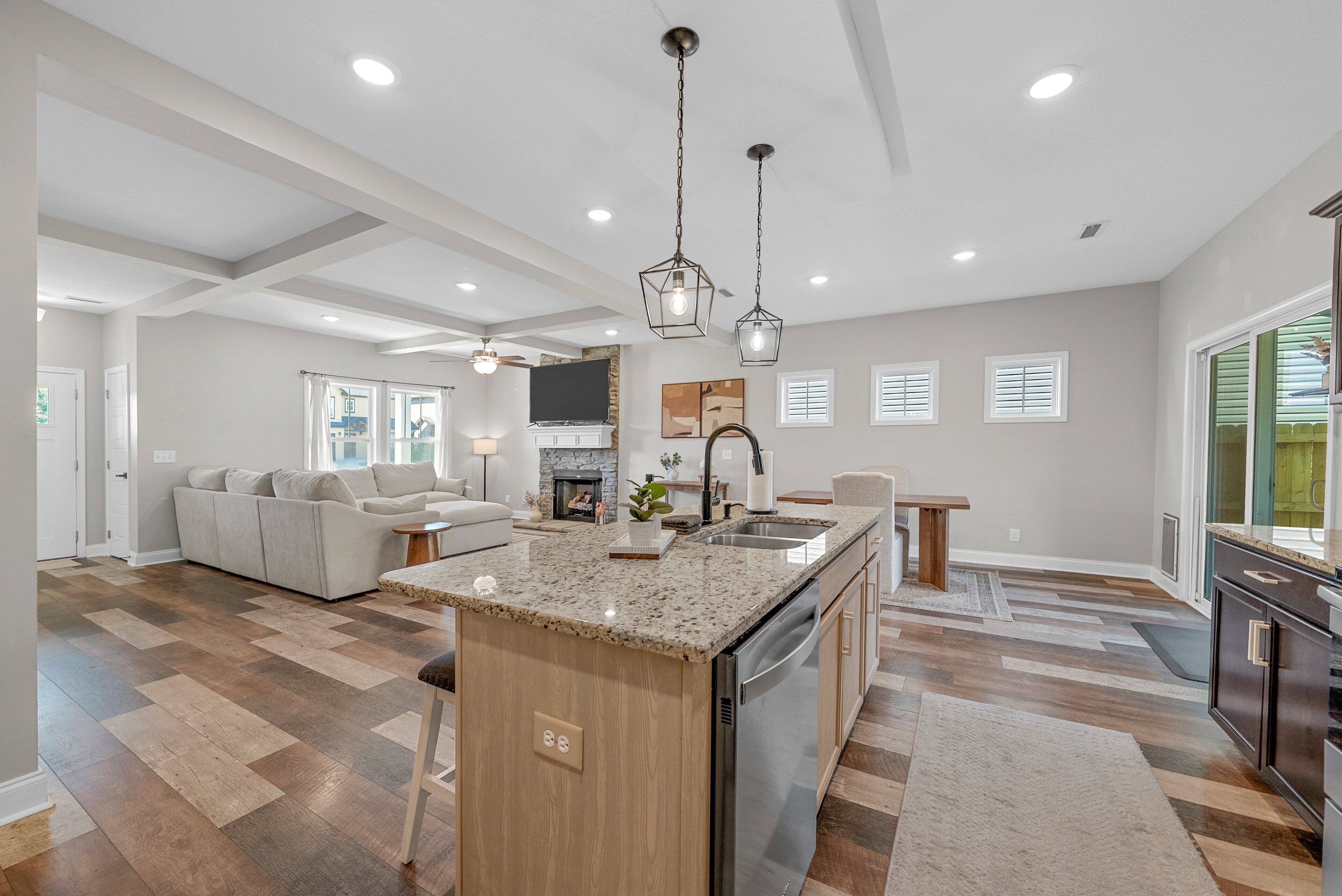 House, Multiple Beds, Patio, Garden View (1147 Eagles View Dr) | Interior