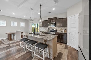 獨棟房屋, 多張床, 庭院, 花園景觀 (1147 Eagles View Dr) | 私人廚房