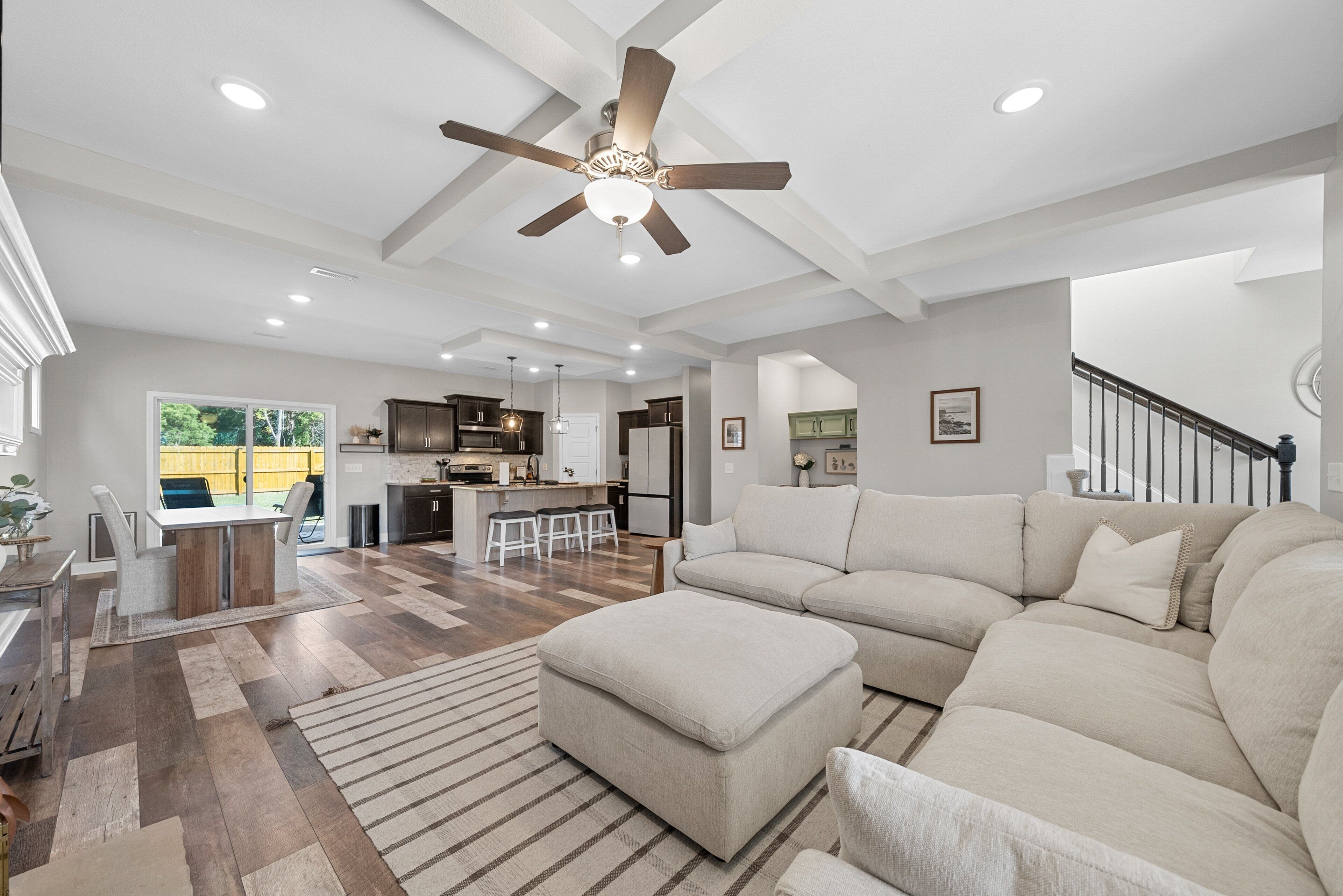 House, Multiple Beds, Patio, Garden View (1147 Eagles View Dr) | Living area