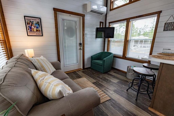 Maison, plusieurs lits, patio, vue jardin (120 PGL) | Coin séjour