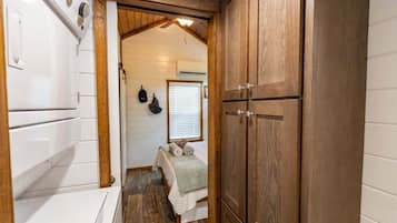 Casa, varias camas, patio, vista al jardín (120 PGL) | Lavandería