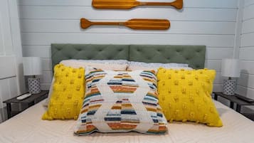 Hus - flere senge - terrasse - udsigt til have (121 & 131 ITP) | 2 soveværelser, individuelt design, individuel indretning, sengetøj