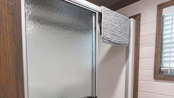 House, Berbilang Katil, Patio, Garden View (121 & 131 ITP) | Bilik Mandi | Tuala disediakan