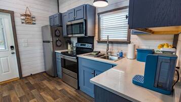 House, Multiple Beds, Patio, Garden View (121 ITP) | Private kitchen