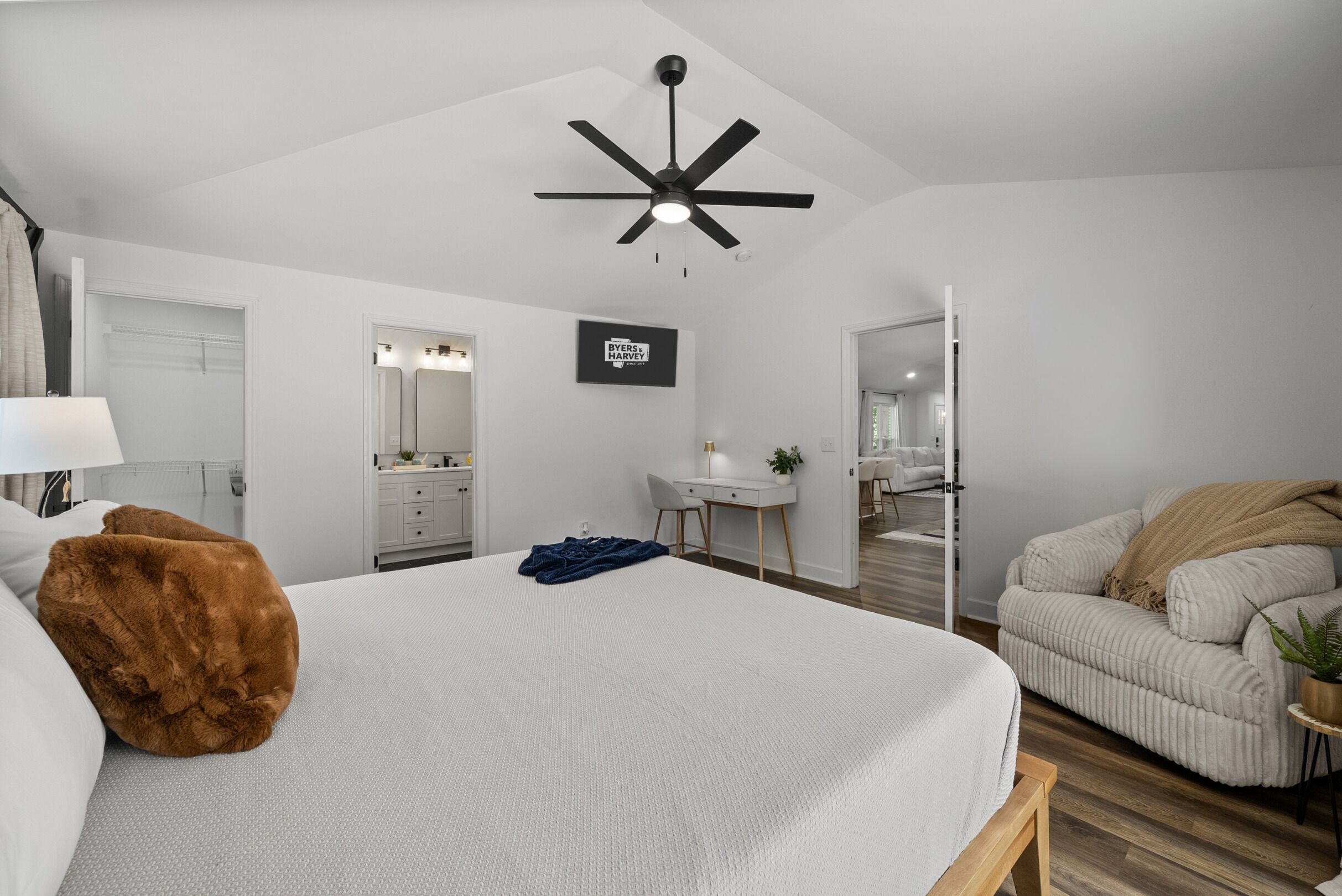 House, Multiple Beds, Patio, Garden View (1221 Beverly Hills Dr) | 4 bedrooms, individually decorated, individually furnished, bed sheets